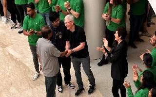 apple-store-opening-today-live-tim-cook-select-citywalk-mall-saket-new-delhi-apple-second-store-in-india-latest-updates-lb